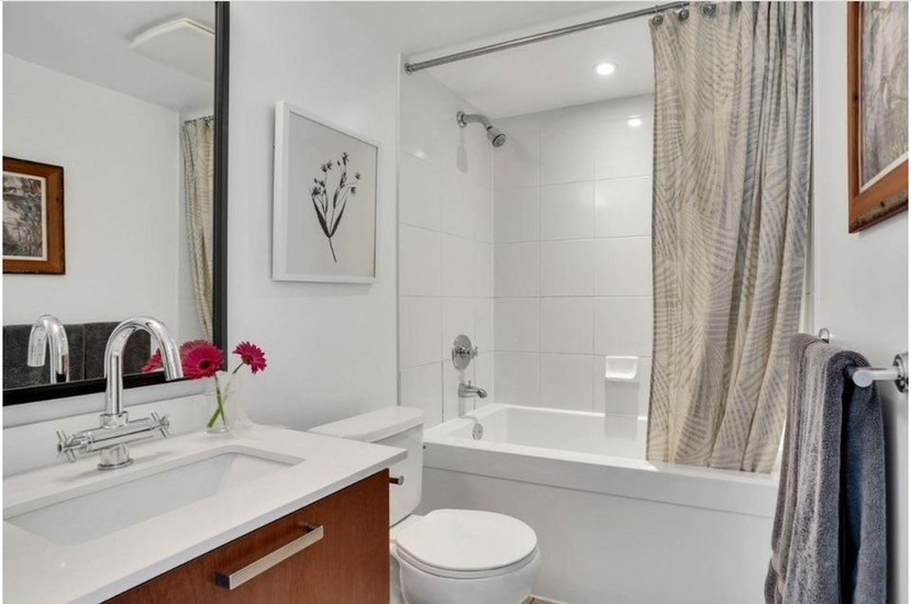 [Downtown Vancouver] – Fully Furnished 1 Bed + 1 Bath + Den Apartment with Parking63347316432515121