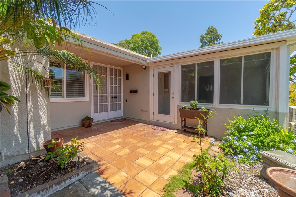 394 Avenida Castilla F Laguna Woods CA, 9263764130004406273120