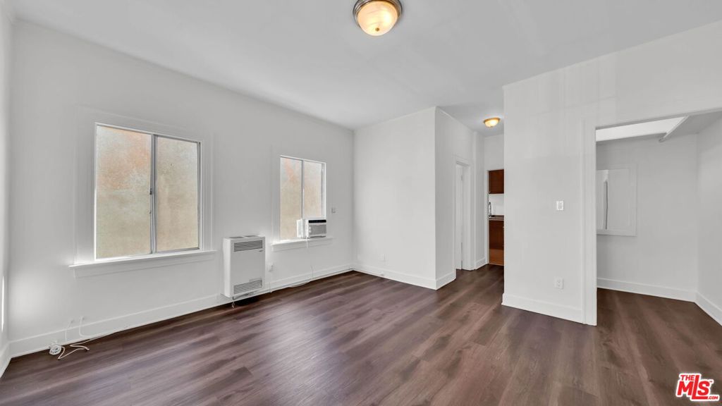 806 W 40th Place 16 Los Angeles CA, 9003764101188926595120