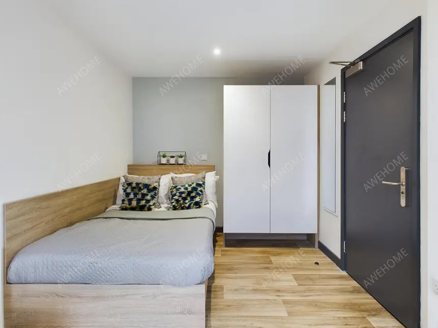 Eden Square - Townhouse con baño privado