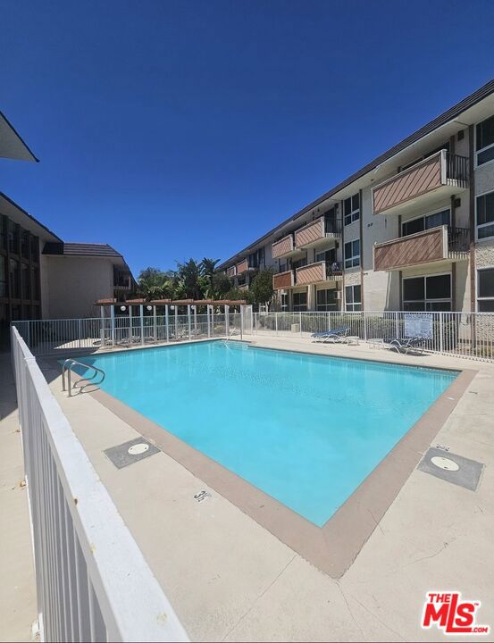 5585 E Pacific Coast Highway 260, Long Beach CA, 9080464066386341249120