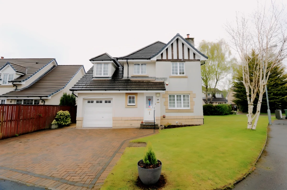 Balmoral Drive, PA7 5HR