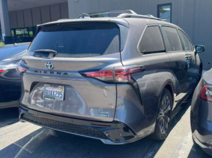 2021 TOYOTA SIENNA XSE MINIVAN 4D63604898514179121