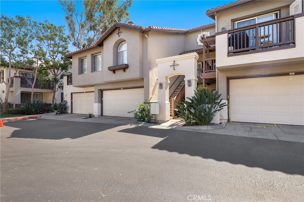 2960 Champion Way 1208, Tustin CA, 9278263623694371075121