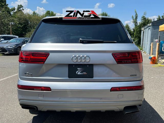 2018 AUDI Q763689173678083122