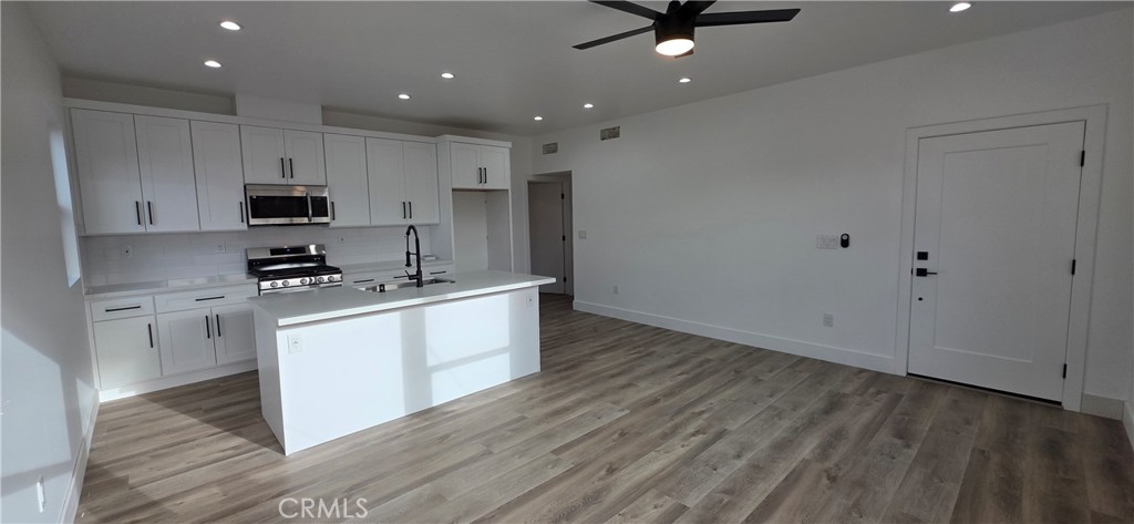 $3,550/month 4705 Lakewood 1 Lakewood CA, 9071264098421211522121