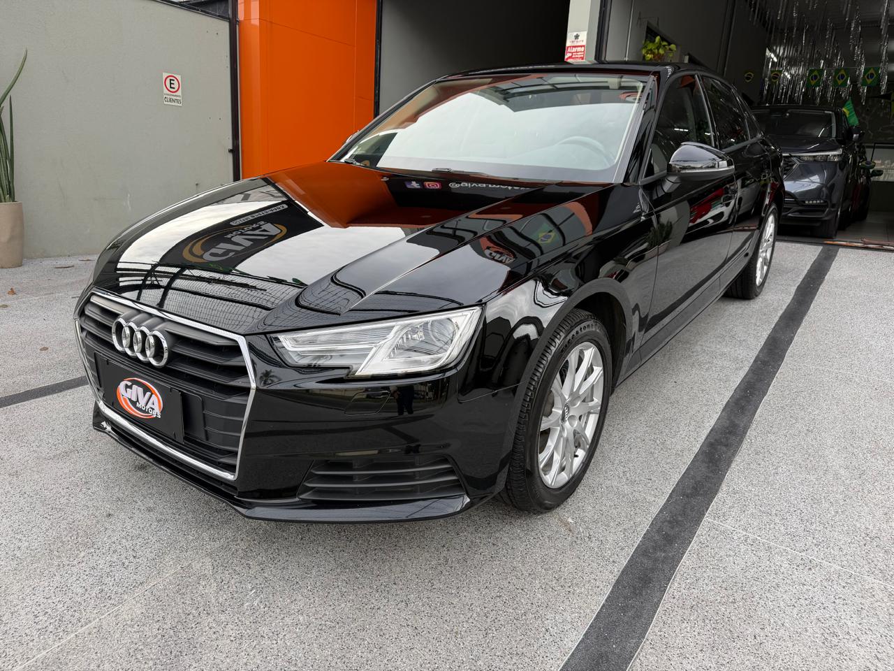 AUDI A4 2018 2.0 TFSI AMBIENTE AVANT GASOLINA 4P S TRONIC