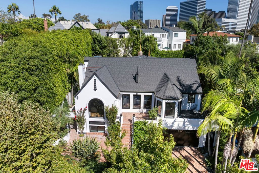 1520 Comstock Avenue, Los Ángeles CA, 9002463857757140353120