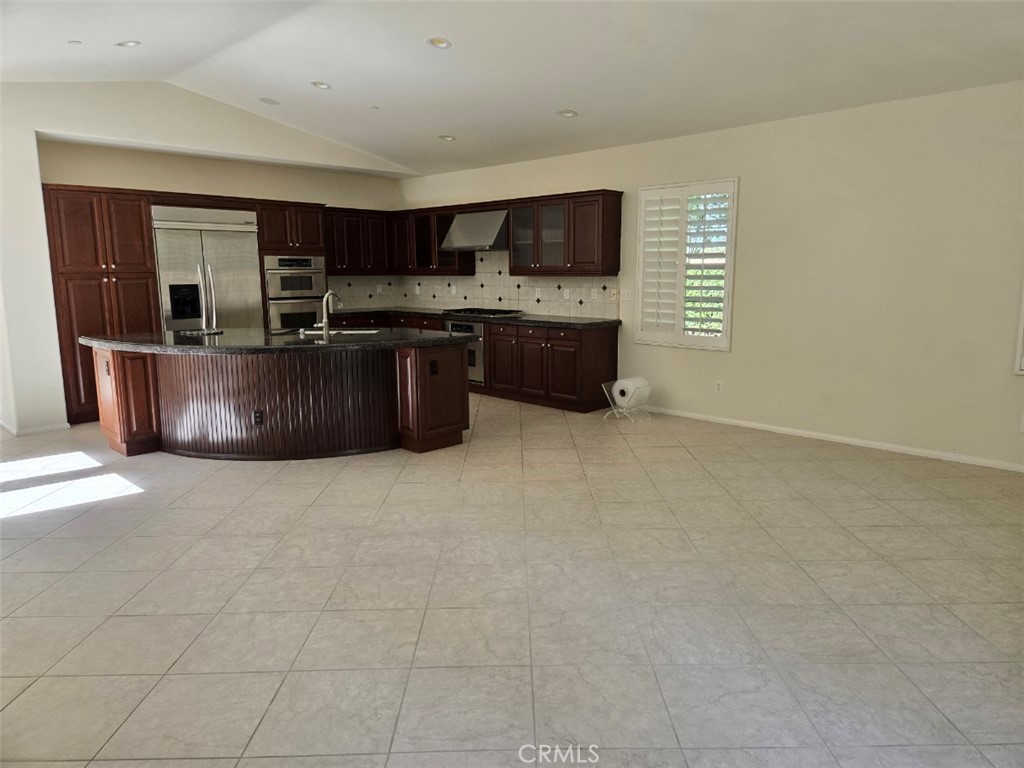 17 Shade Tree Irvine CA, 9260364121967221761122