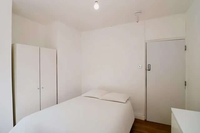 Studio White City Estate 26494#, London