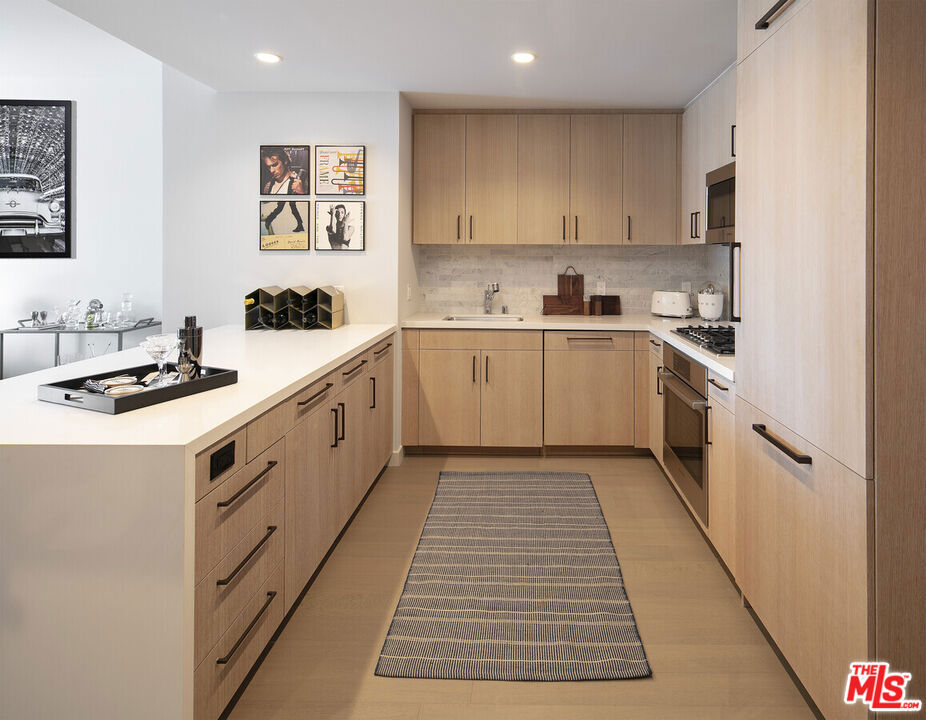 1755 Argyle Avenue 1206 Los Angeles CA, 9002864120066133505120