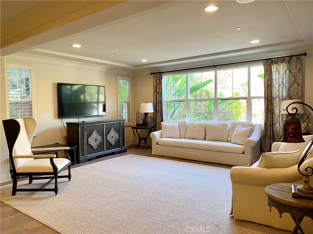62 Mapleton Irvine CA, 9262063866228975363122