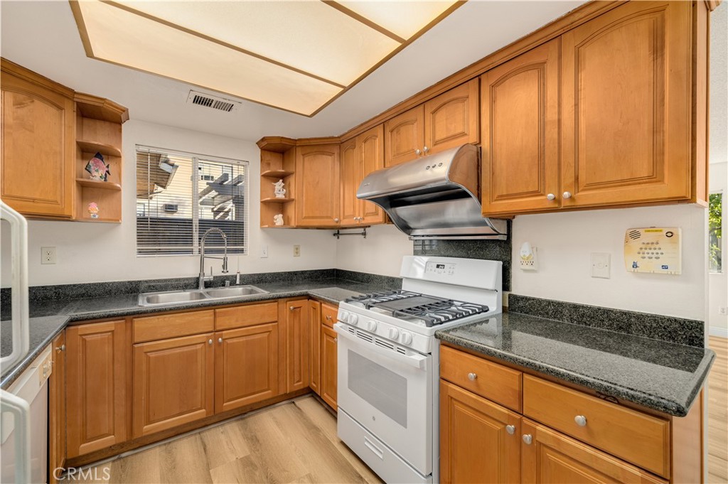 1901 Vine Street 1 Alhambra CA, 9180164098065406979122