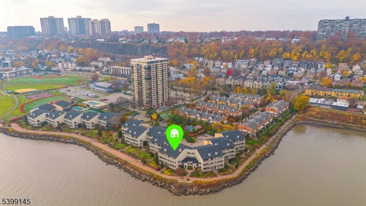1225 River Rd, 7D