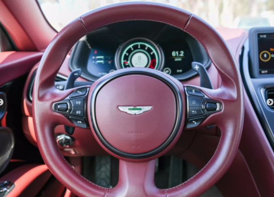 2018 ASTON MARTIN DB11 V8 COUPE 2D63516089926147122