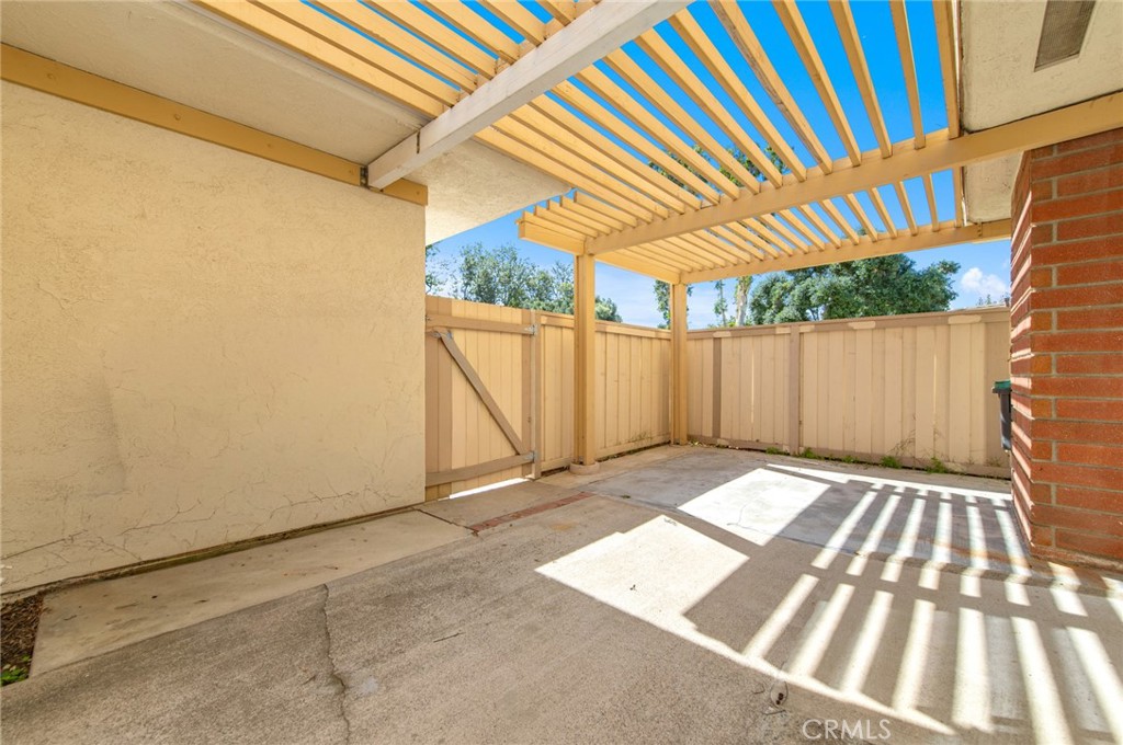 8 Featherwood Irvine CA, 9261264098741396354122