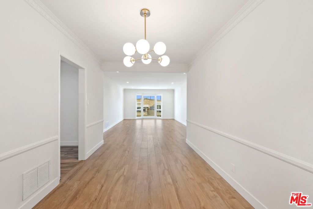 1250 N Crescent Heights Boulevard 3 West Hollywood CA, 9004664133579102209120