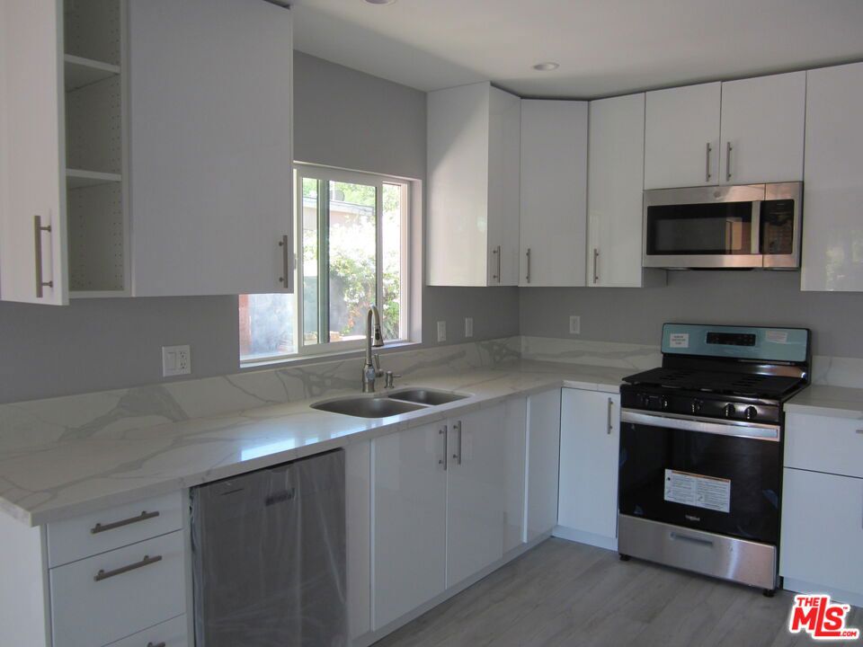 6837 Lubao Avenue Winnetka CA, 9130663633563381635121