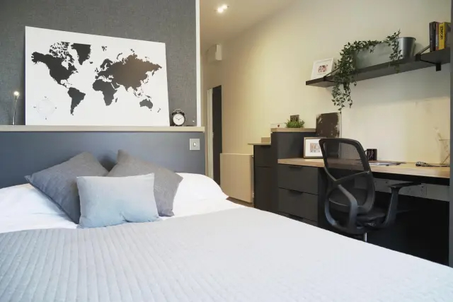 Lit Lewisham Exchange64087553559426121