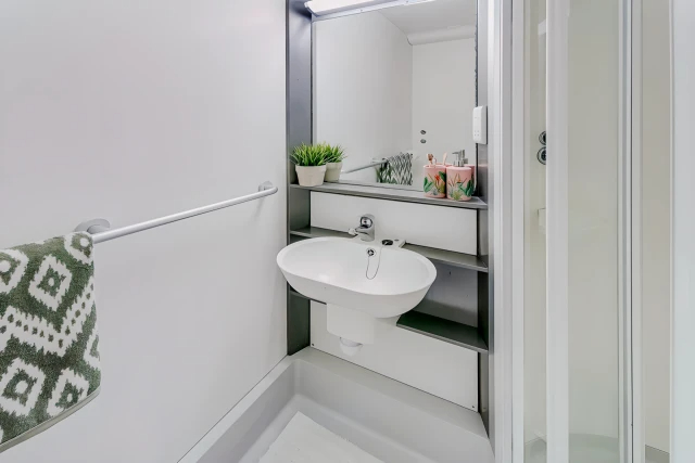 Gob Islington Residence64087955867649127