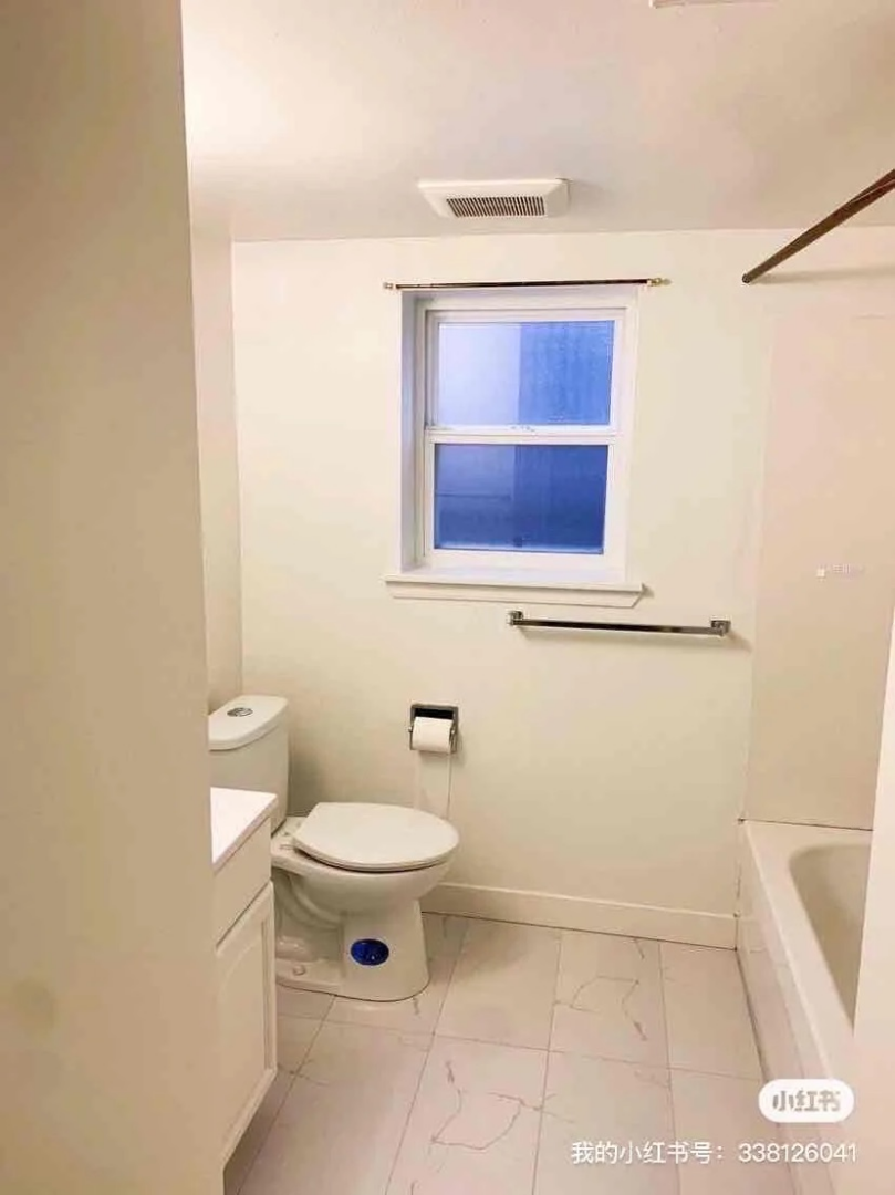 [East Vancouver] – Quiet and Furnished Rental63369393300481123