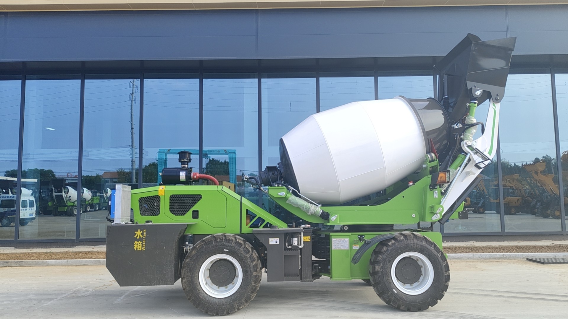 Self Loading Concrete Mixer truck64032021388417120