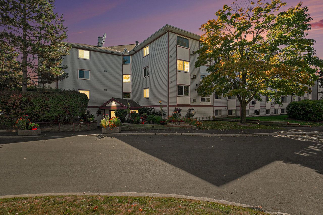 107 318 Lorry Greenberg Drive