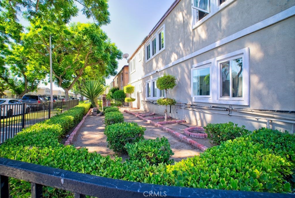 1402 S Minnie Street S, Santa Ana CA, 9270763657348342915122