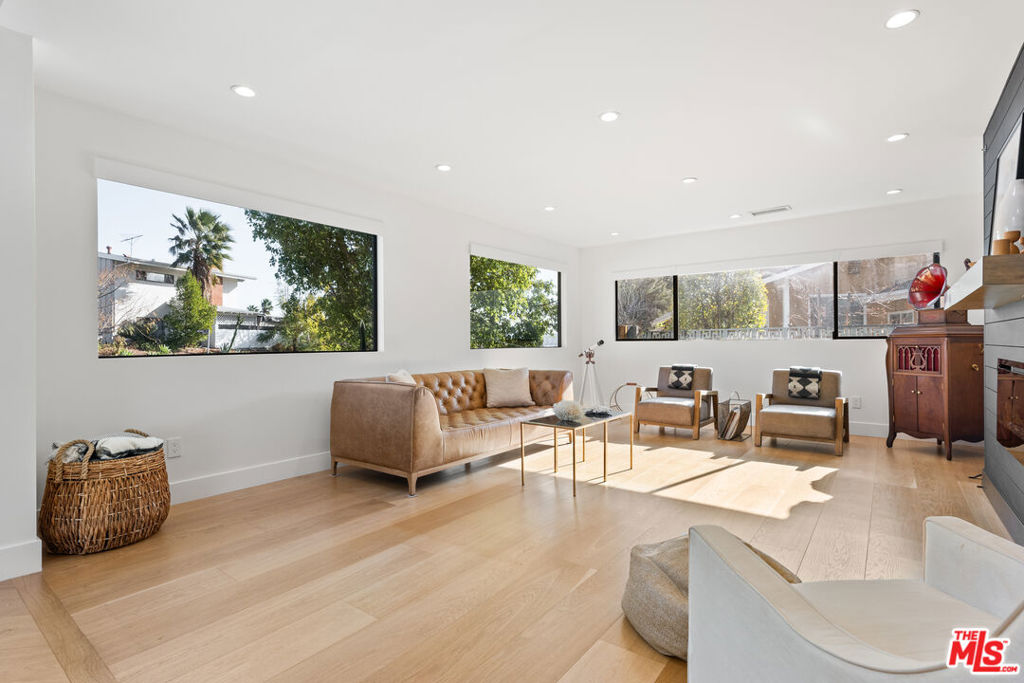 8547 Shoup Avenue West Hills CA, 9130463867171119747121