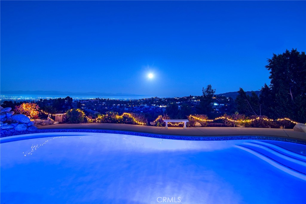 19695 Valdez Drive, Tarzana CA, 9135664066542038914121