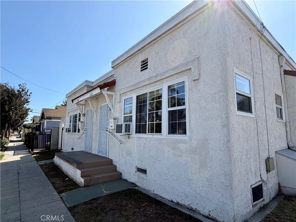 2600 E 14th Street Long Beach CA, 9080464141836422273122
