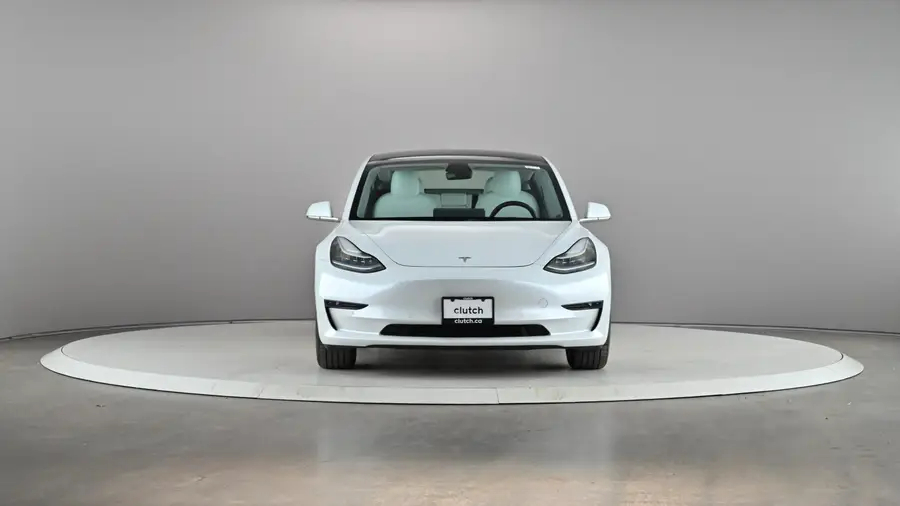 2020 Tesla Model 364561305790594122