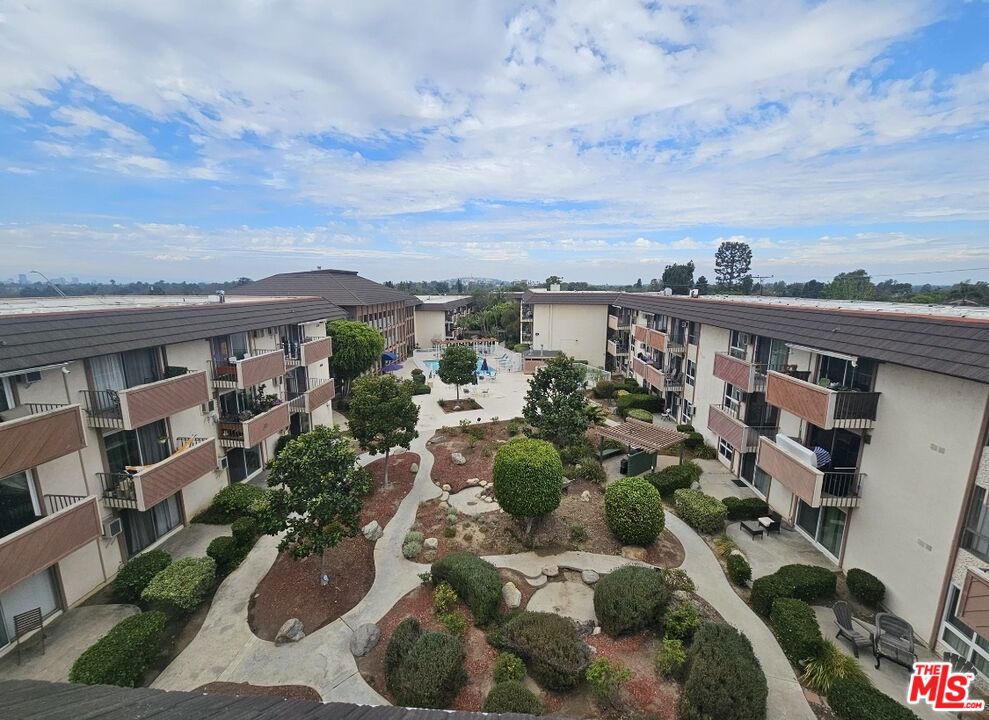 5585 E Pacific Coast Highway 260, Long Beach CA, 9080464065318956162122