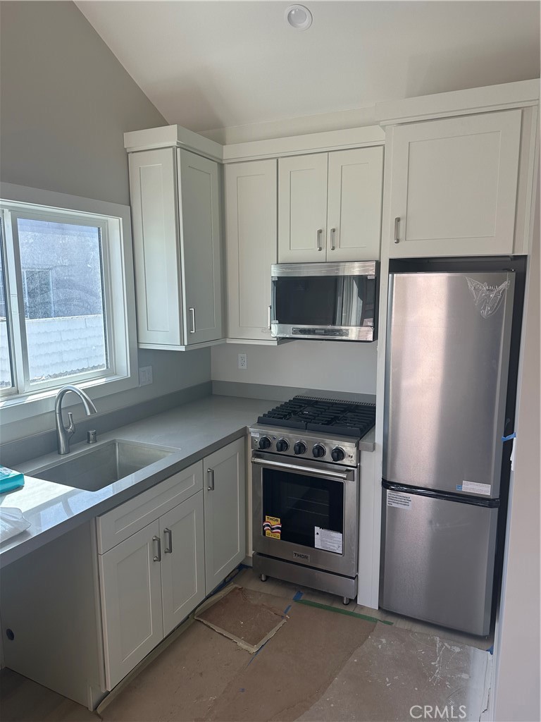 $2,500/month 204 Lugonia C Newport Beach CA, 9266364058366554754120