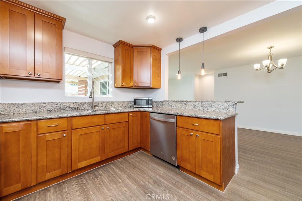 8 Featherwood Irvine CA, 9261264098741396354121
