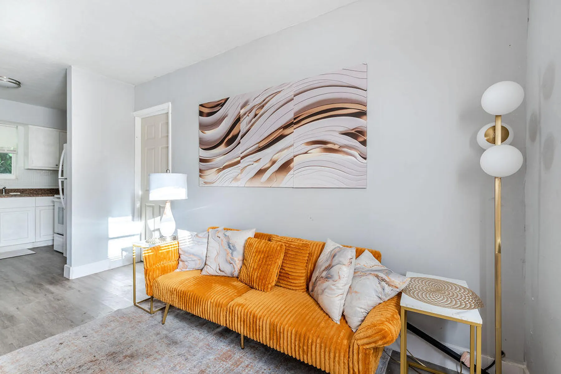 1826 Sherman, 7