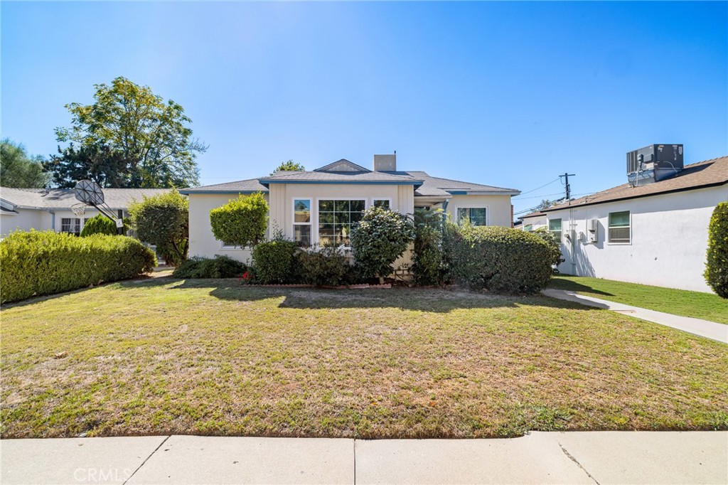 17650 Welby Way, Van Nuys CA, 9140664066512244865120