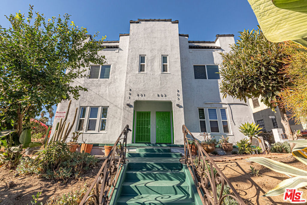 801 N Alexandria Avenue, Los Ángeles CA, 9002964130138253185122