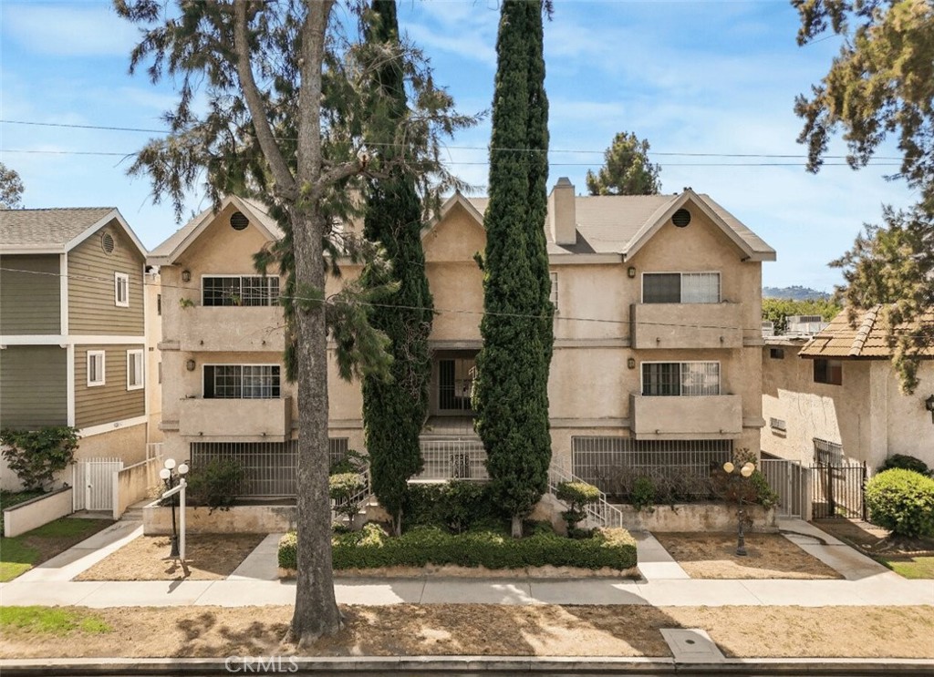 13042 Riverside Dr, Sherman Oaks CA, 9142363680380751619120