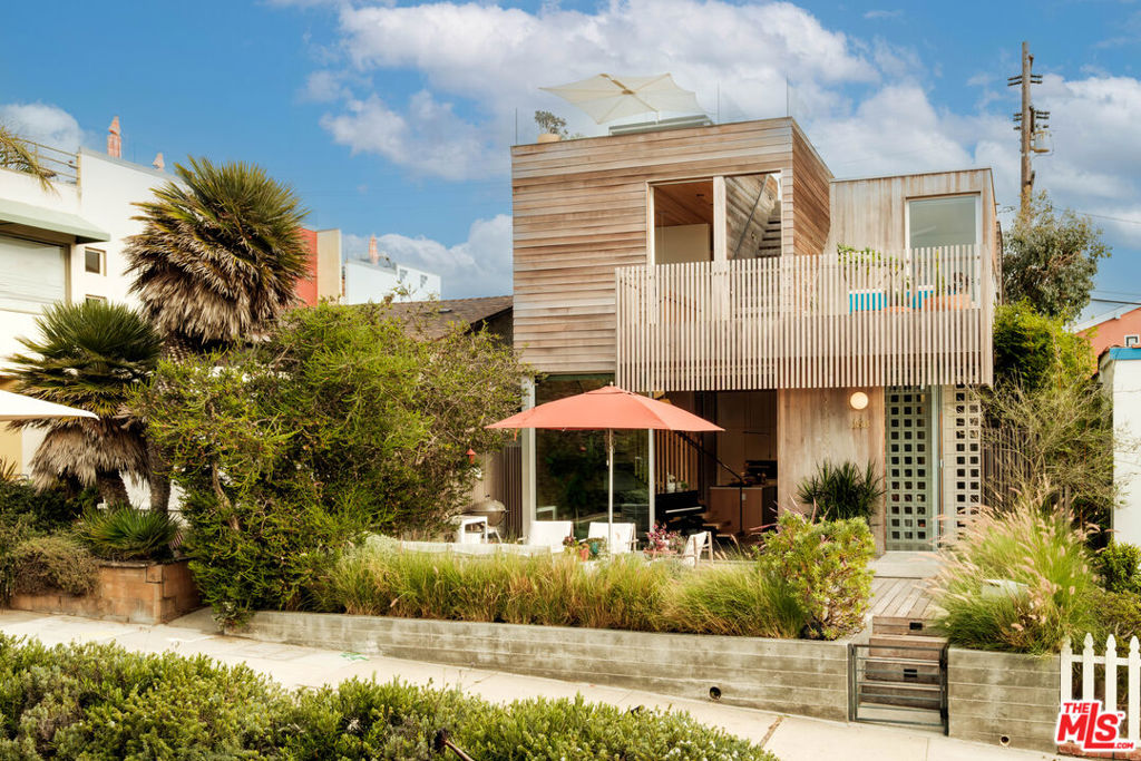 260 31st Street Hermosa Beach CA, 9025463868131336961120
