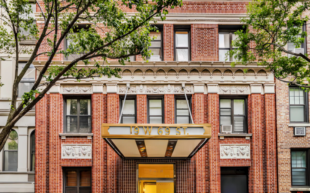 19 West 69th Street63659489959809120