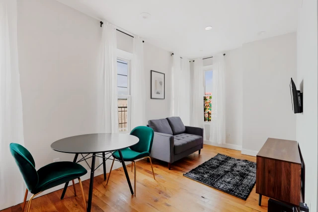 Bedford-Stuyvesant: #83963637785580547122