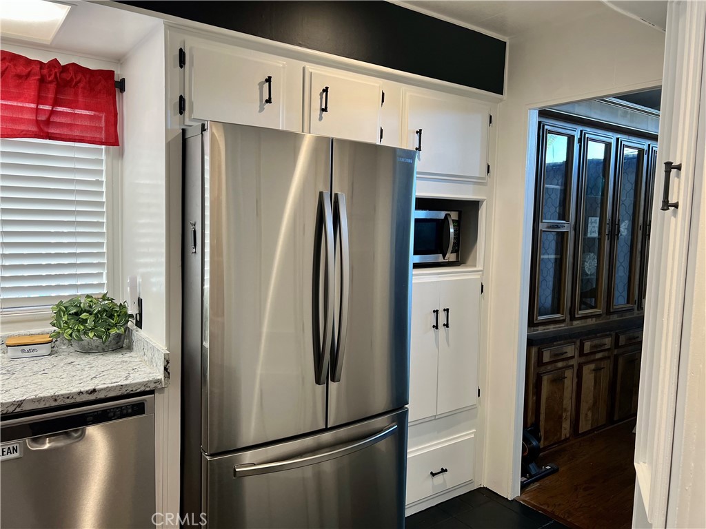 307 S Smith Avenue 65, Corona CA, 9288263656932567041122