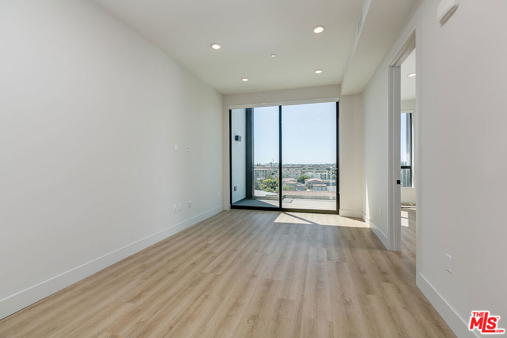 3833 Dunn PH2 Culver City CA, 9023264130273142657122