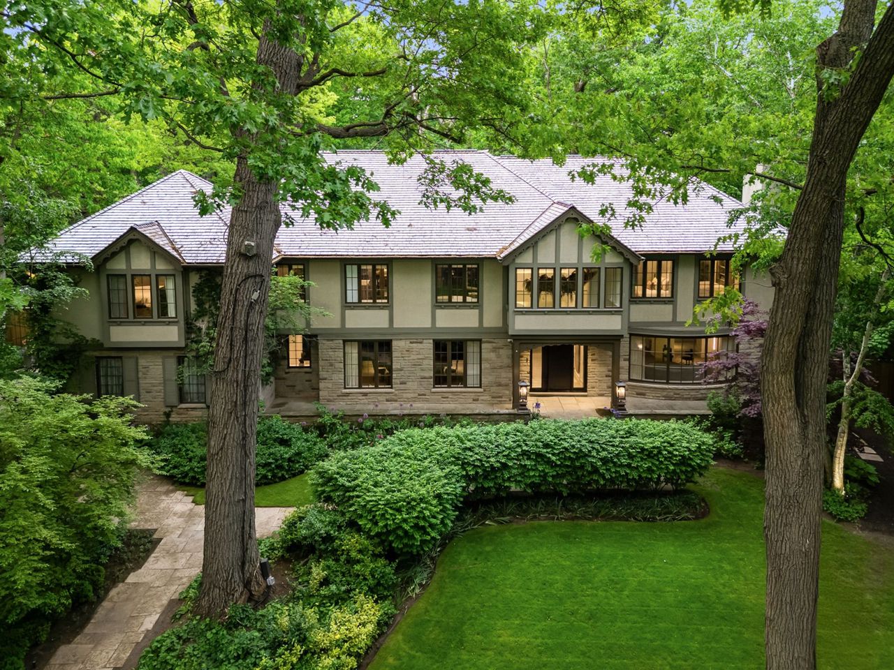 25 North Drive