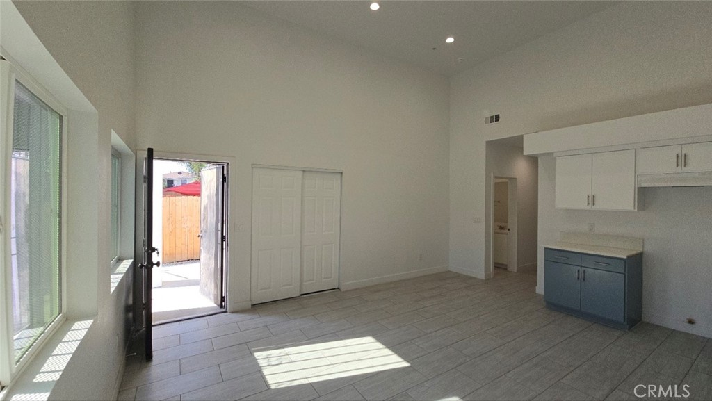 $3,000/month 10413 1/2 Avalon Boulevard Los Angeles CA, 9000364076298723713122