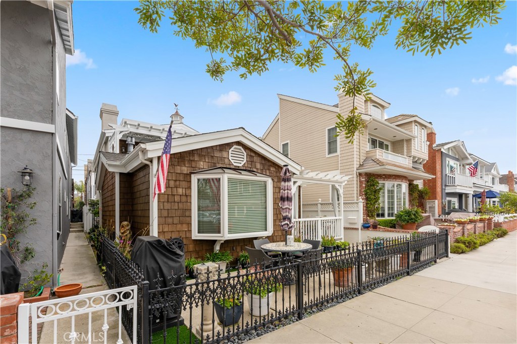 $4,150/month 130 Topaz 1/2 Newport Beach CA, 9266264067730567938122