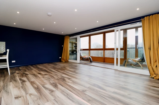 2Bedrooms, 3Bathrooms Templeton Court, G40 1EF, Glasgow