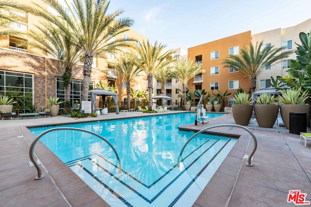7290 Edinger Avenue 4016 Huntington Beach CA, 9264764101808637314121