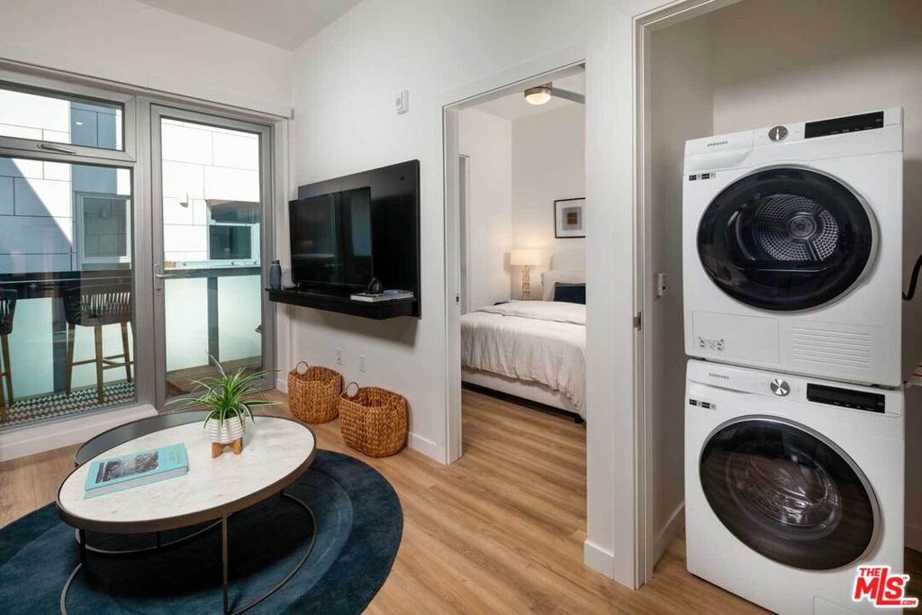 3223 Wilshire Boulevard 201 Santa Monica CA, 9040364108213426691121